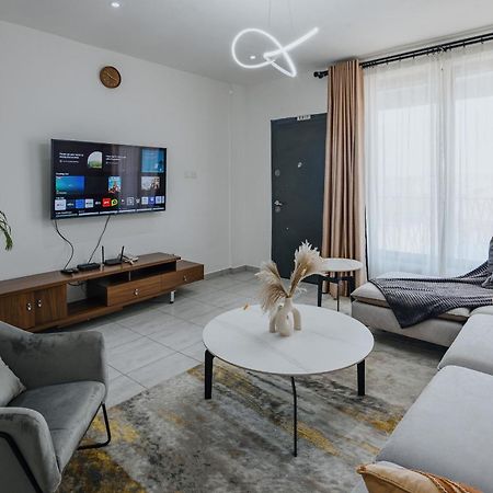 The Avery Apartments At Odomaa Place, East Airport Аккра Экстерьер фото