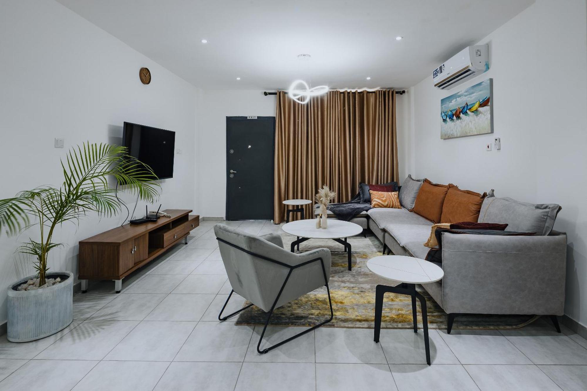 The Avery Apartments At Odomaa Place, East Airport Аккра Экстерьер фото