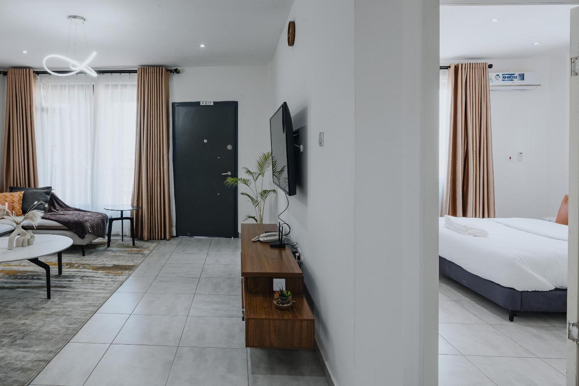 The Avery Apartments At Odomaa Place, East Airport Аккра Экстерьер фото